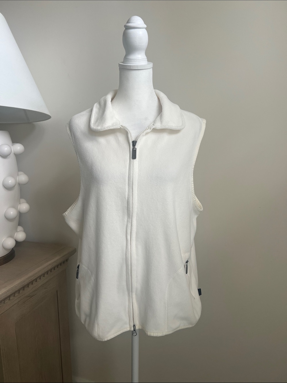 Women’s Danskin Cream Fleece Full-Zip Vest size XL (16/18)